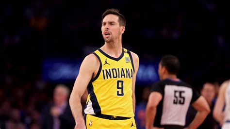 Former Arizona standout T.J. McConnell signs $45M deal with.